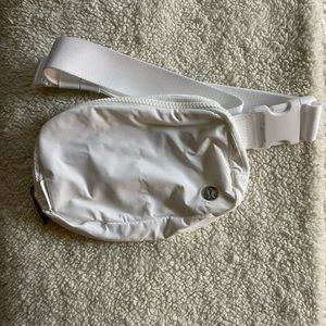 Lululemon Everywhere Belt Bag 1L